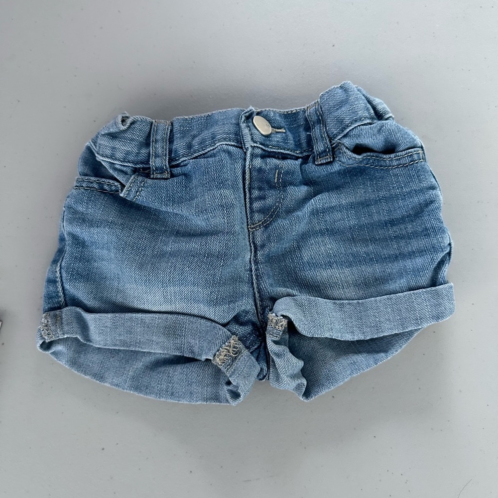 The children place baby girl shorts size 18-24months